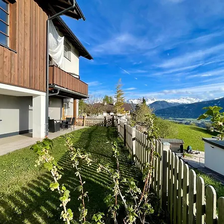 Apartman Little Mountain Monarch - Cozy Hideaway *